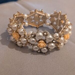Elegant Pearl and Rose Gold Bracelet